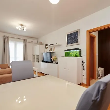 Studio Apartman Ela Trogir