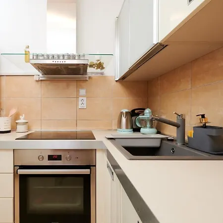 Studio Apartman Ela *