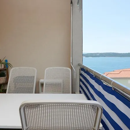 Apartment Studio Apartman Ela *