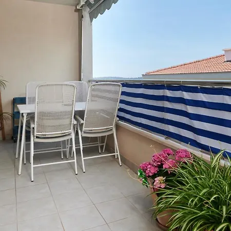 Apartment Studio Apartman Ela *