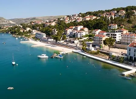 Studio Apartman Ela