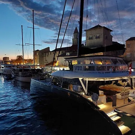 Studio Apartman Ela * Trogir